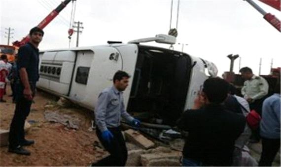 واژگونی اتوبوس در استان فارس 5 کشته و 15 زخمی بر جای گذاشت