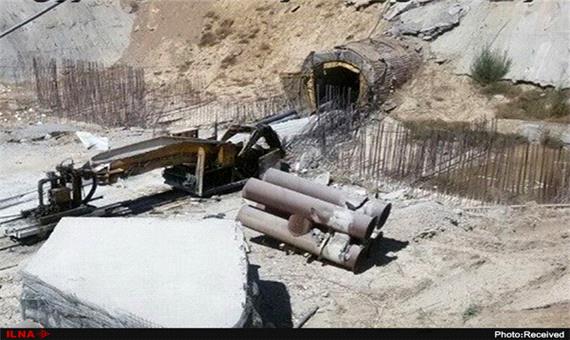 انتقال هفتمین سرشاخه رودخانه کارون به اصفهان/ مسئولان تکذیب می کنند؛ فعالان محیط زیست تأیید